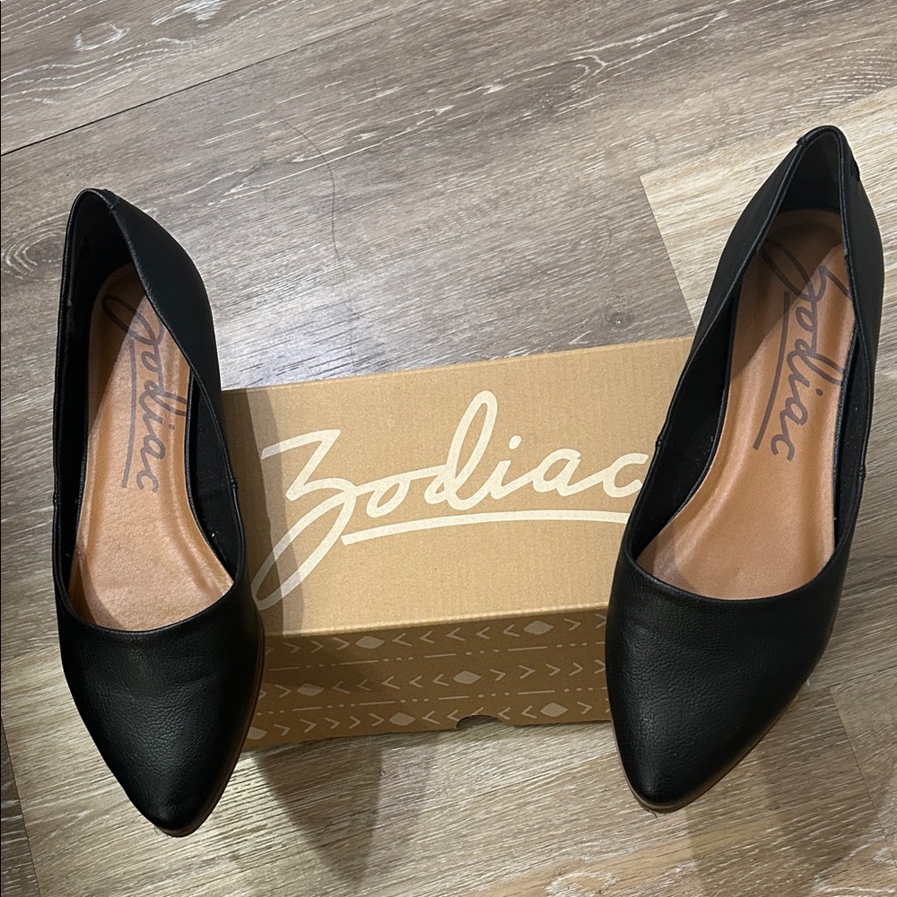 Zodiac Black Leather Women's Flats